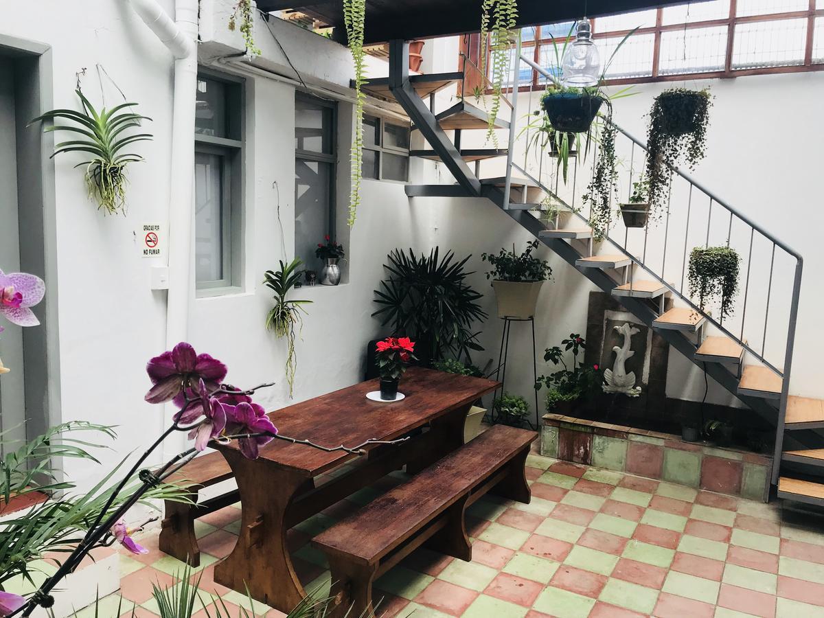 Auberge de jeunesse Hostal Posada Del Maple à Quito Extérieur photo